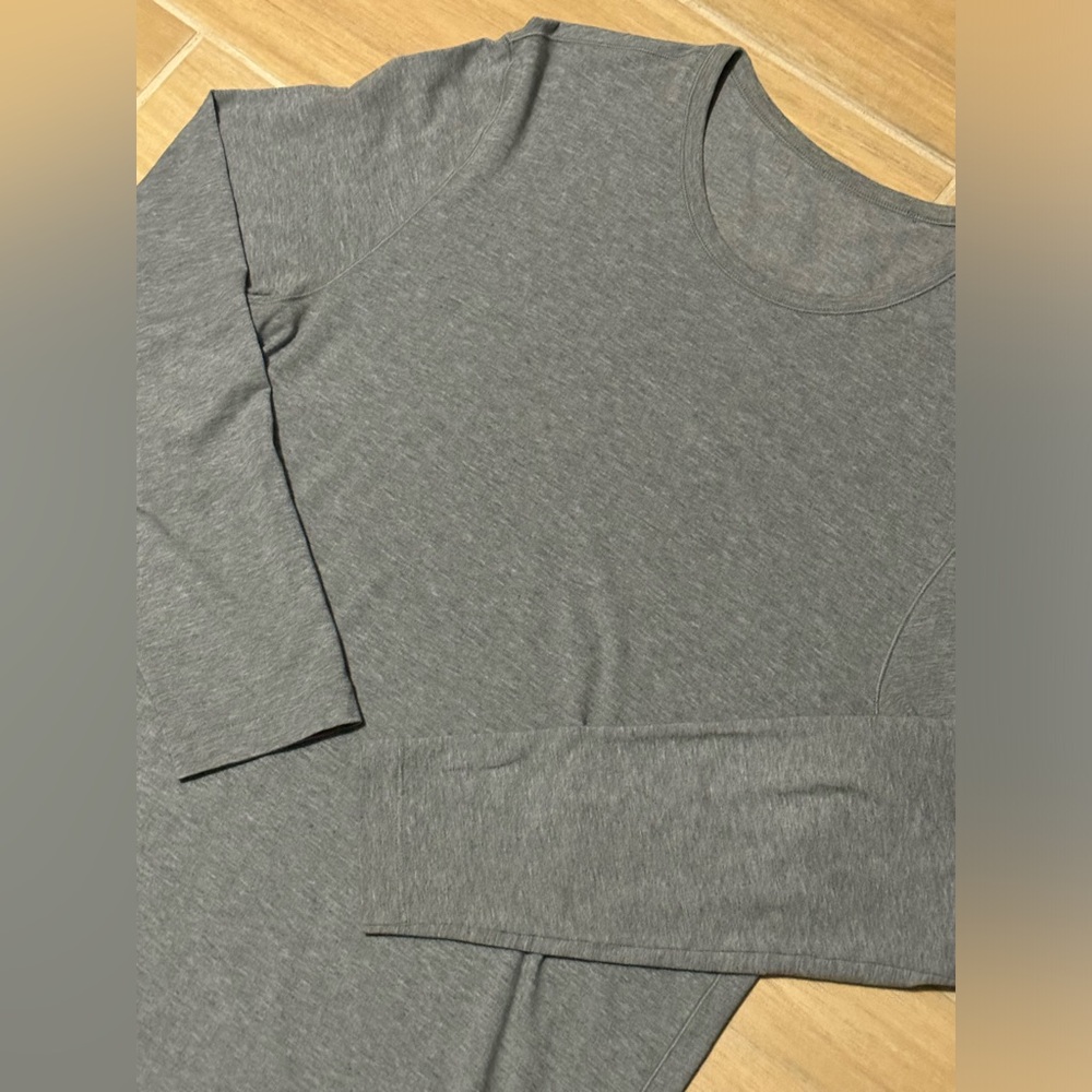 Lululemon Men’s Long Sleeve Shirt - Picture 2 of 2
